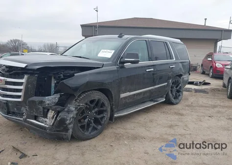 2016 Cadillac Escalade Premium Collection z USA, uszkodzony, nr VIN 1GYS4CKJ2GR451466